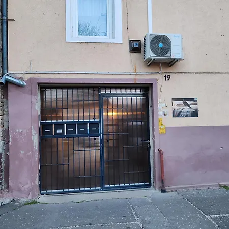 アパート Skylark Relax Apartman